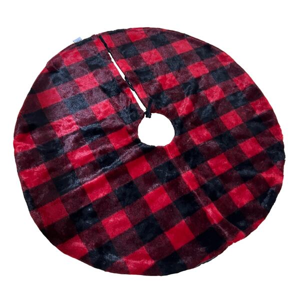 WELL DRESSED HOME Buffalo Check Luxury Plush Faux Fur Christmas Tree Skirt NWOT
